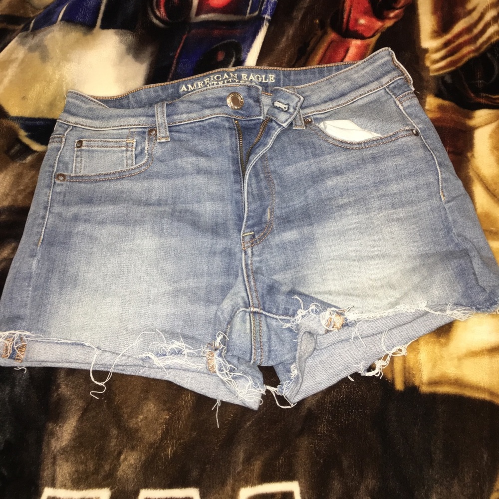American eagle hi rise medium washed shorts